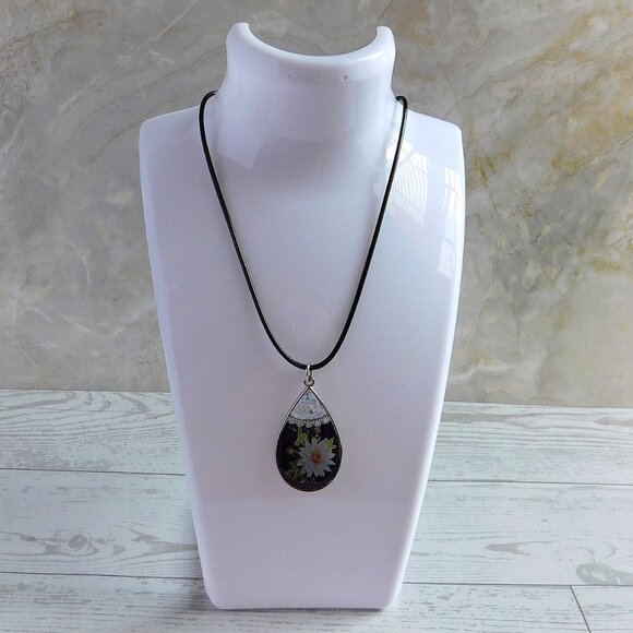 One of a kind handmade pendant with braided cord 18" necklace (with extender) - Picture 3 of 3